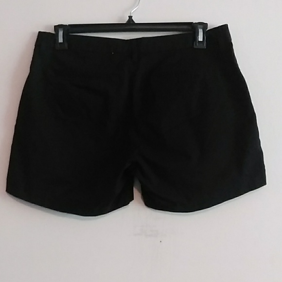 Old Navy Sz 10 Flat Front Black Bermuda Shorts - Picture 2 of 5